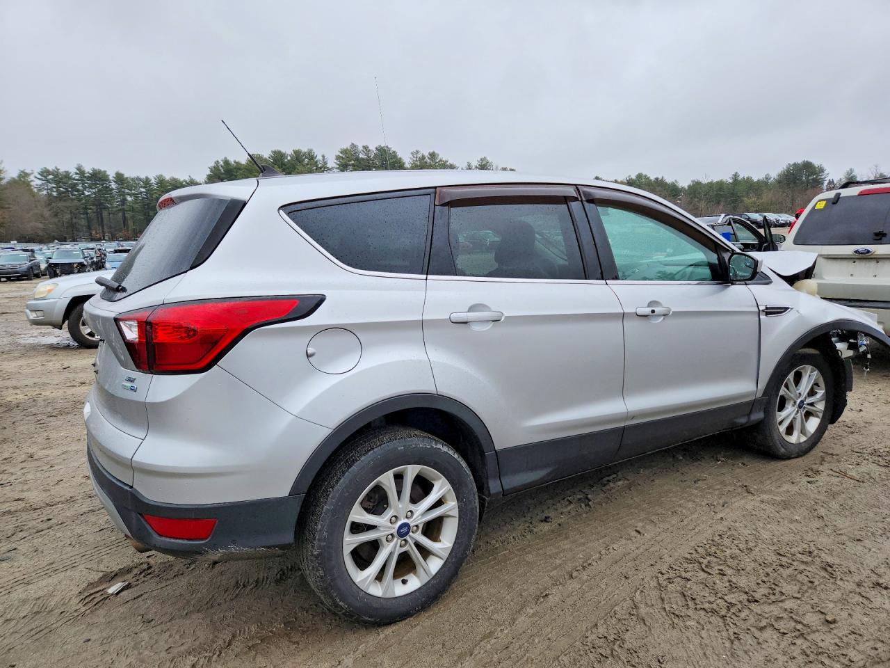 2019 FORD ESCAPE SE photo 3