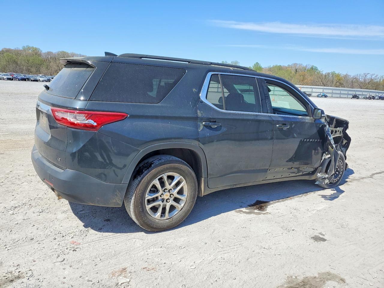 2020 CHEVROLET TRAVERSE LT photo 3