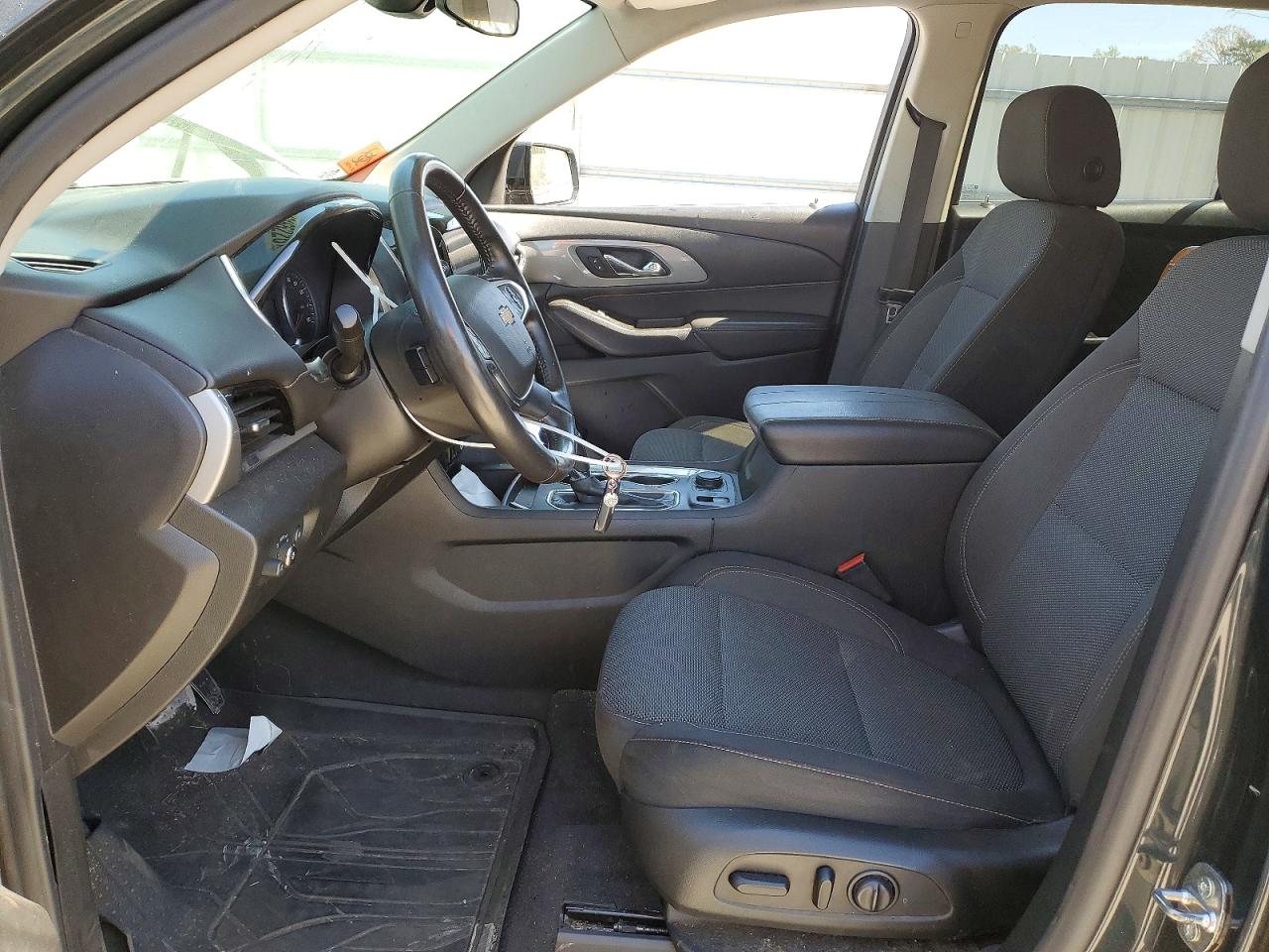 2020 CHEVROLET TRAVERSE LT photo 7
