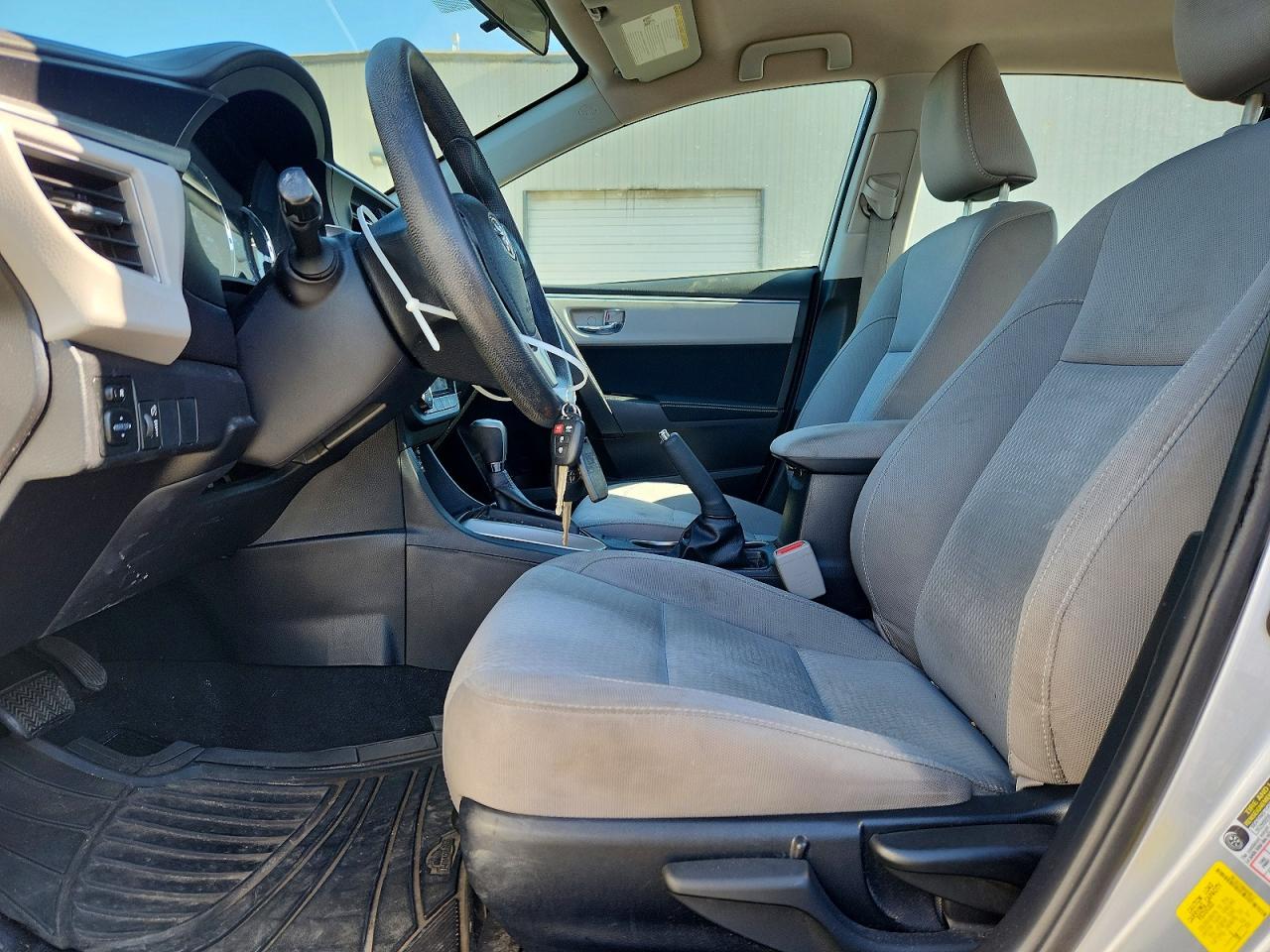 2016 TOYOTA COROLLA LE photo 13