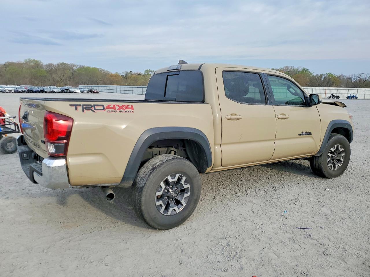 2019 TOYOTA TACOMA TRD OFF-ROAD photo 7