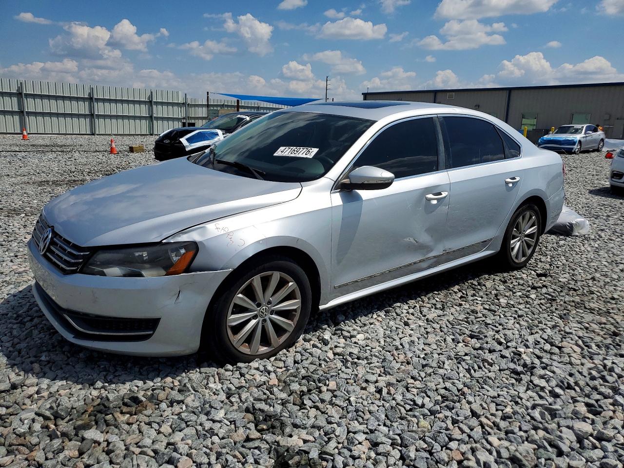 2012 VOLKSWAGEN PASSAT