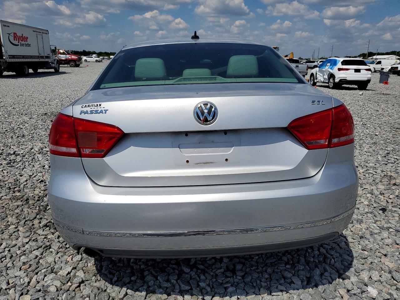 2012 VOLKSWAGEN PASSAT SEL photo 11