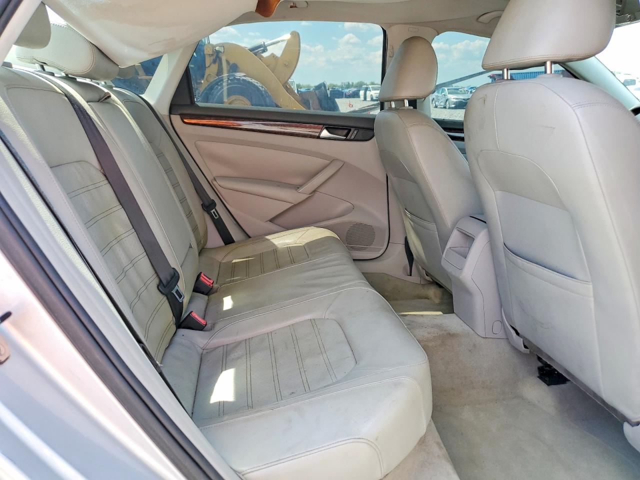 2012 VOLKSWAGEN PASSAT SEL photo 19
