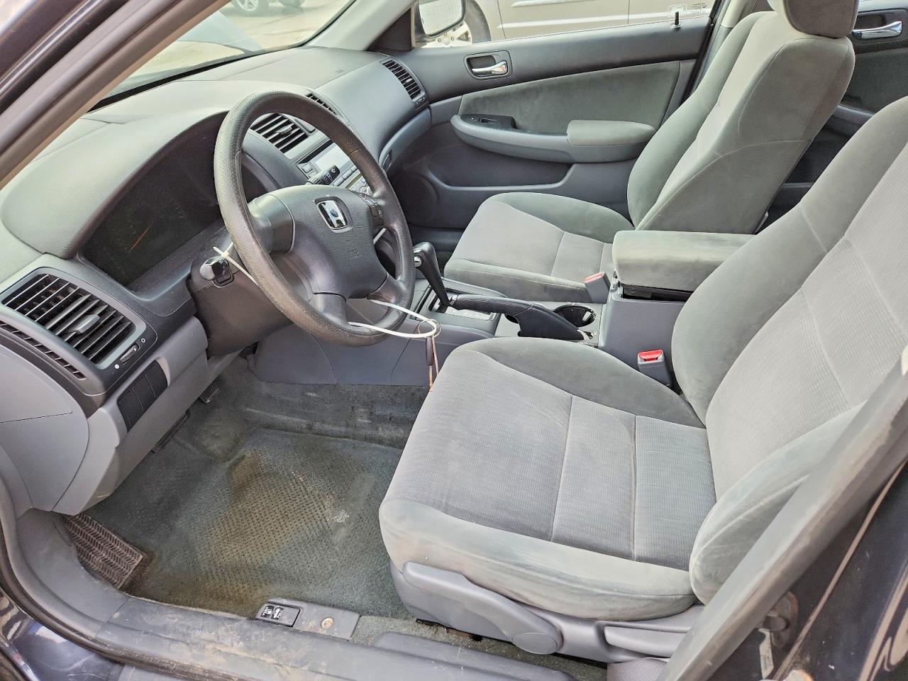2004 HONDA ACCORD LX photo 19