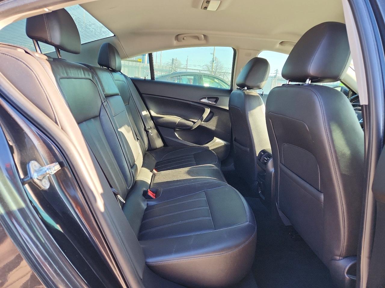 2011 BUICK REGAL CXL photo 19