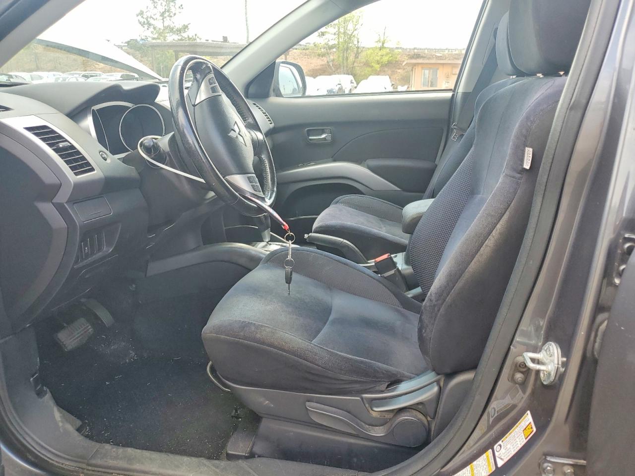 2012 MITSUBISHI OUTLANDER ES photo 7