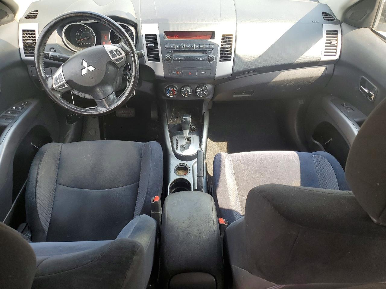 2012 MITSUBISHI OUTLANDER ES photo 8