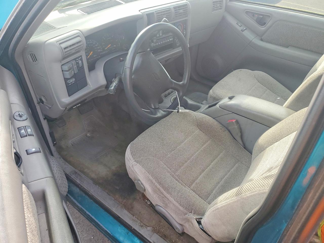 1996 CHEVROLET S TRUCK S10 photo 15
