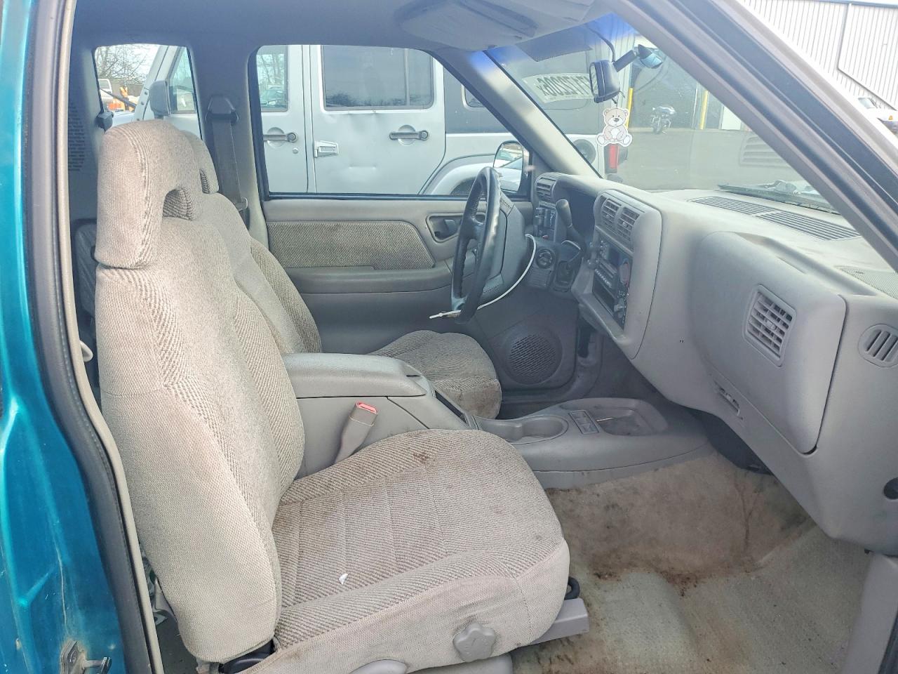 1996 CHEVROLET S TRUCK S10 photo 19