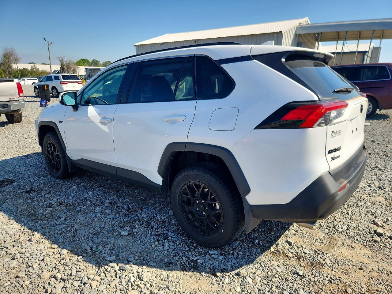 2025 TOYOTA RAV4 XLE photo 3