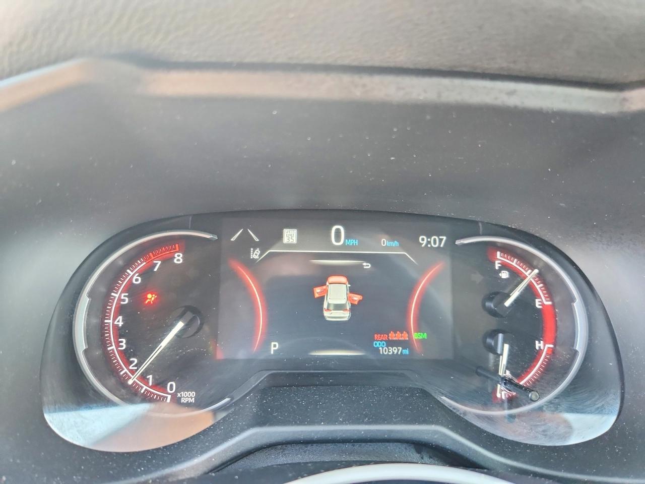2025 TOYOTA RAV4 XLE photo 17