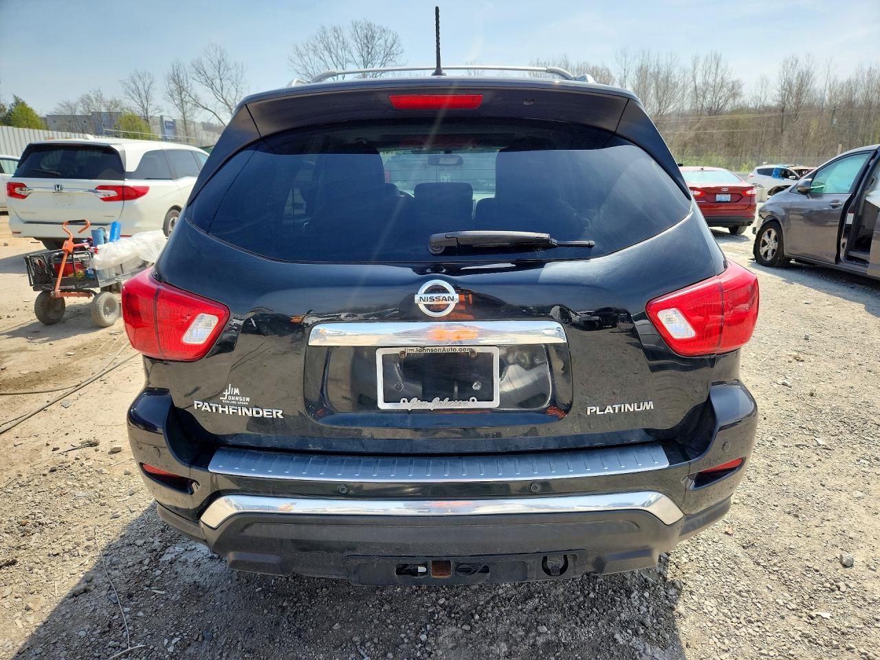 2017 NISSAN PATHFINDER PLATINUM photo 11