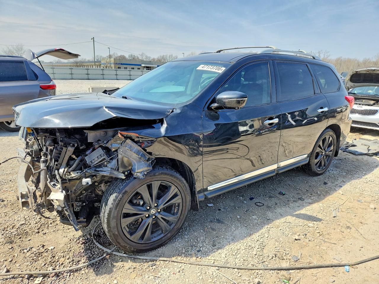 2017 NISSAN PATHFINDER