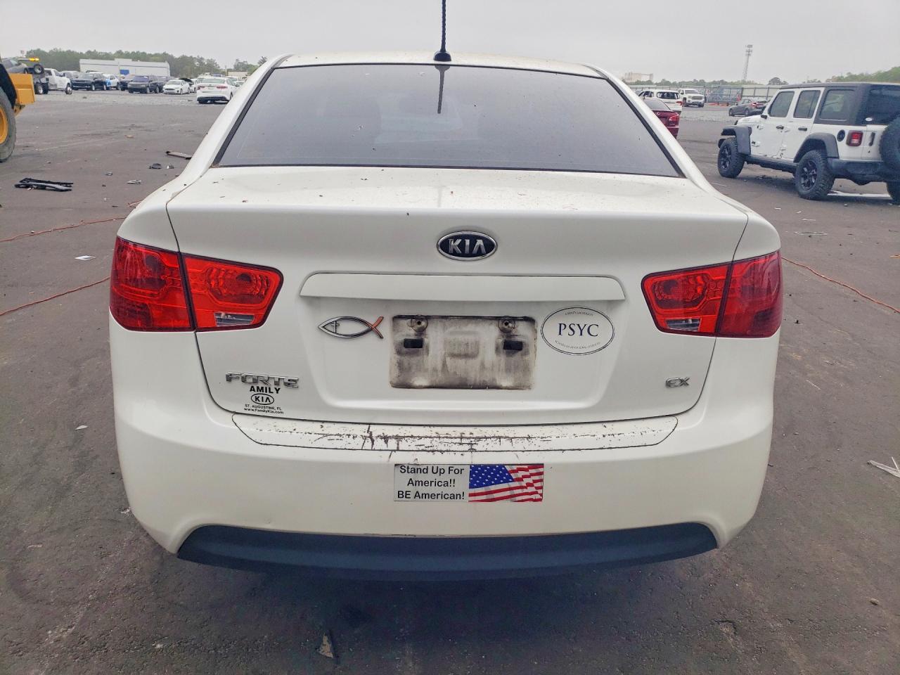 2013 KIA FORTE EX photo 11