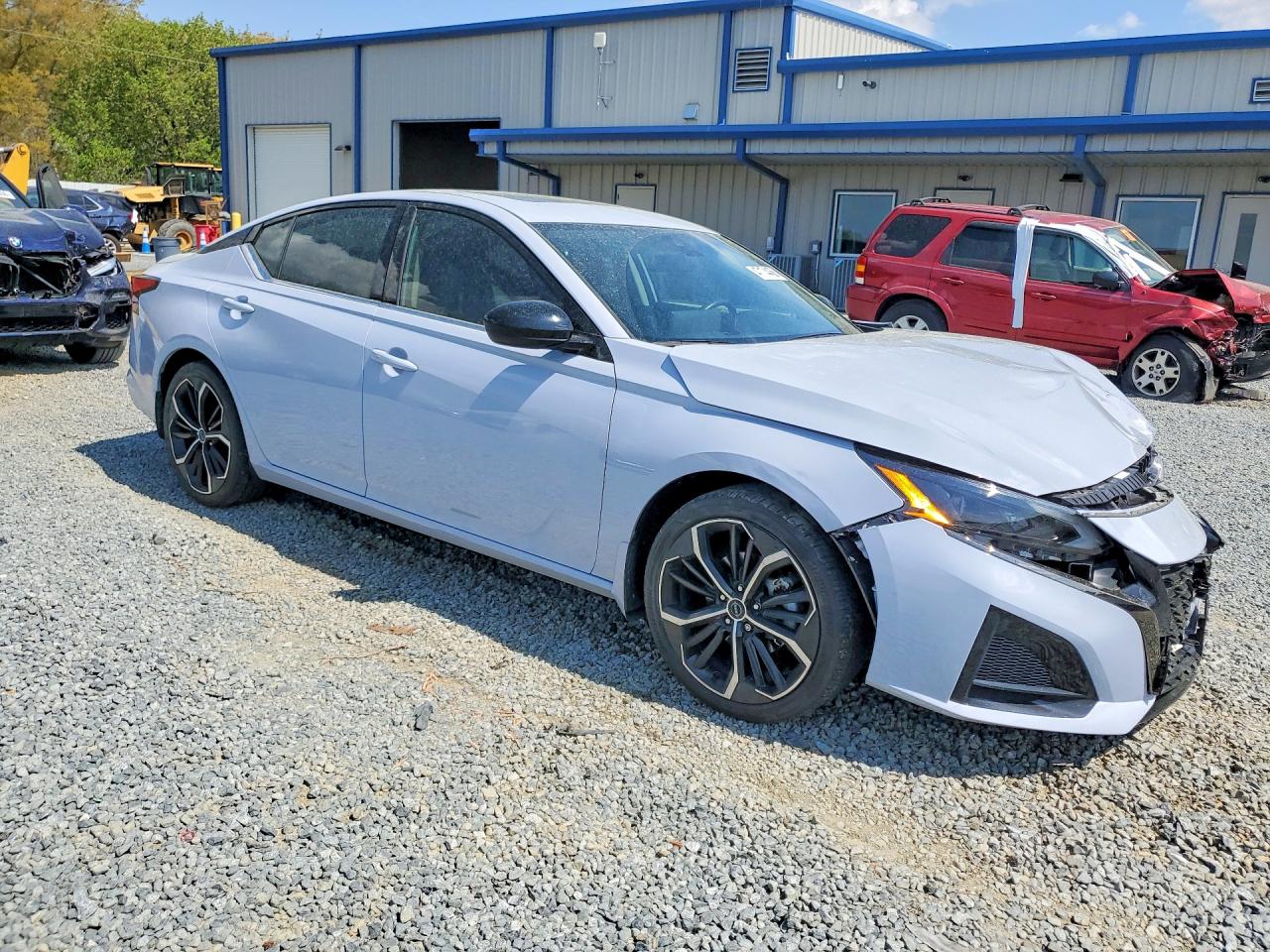 2024 NISSAN ALTIMA 2.5 SR photo 4