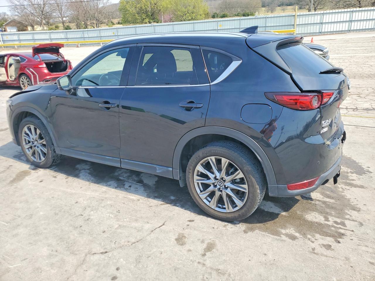 2021 MAZDA CX-5 SIGNATURE photo 2