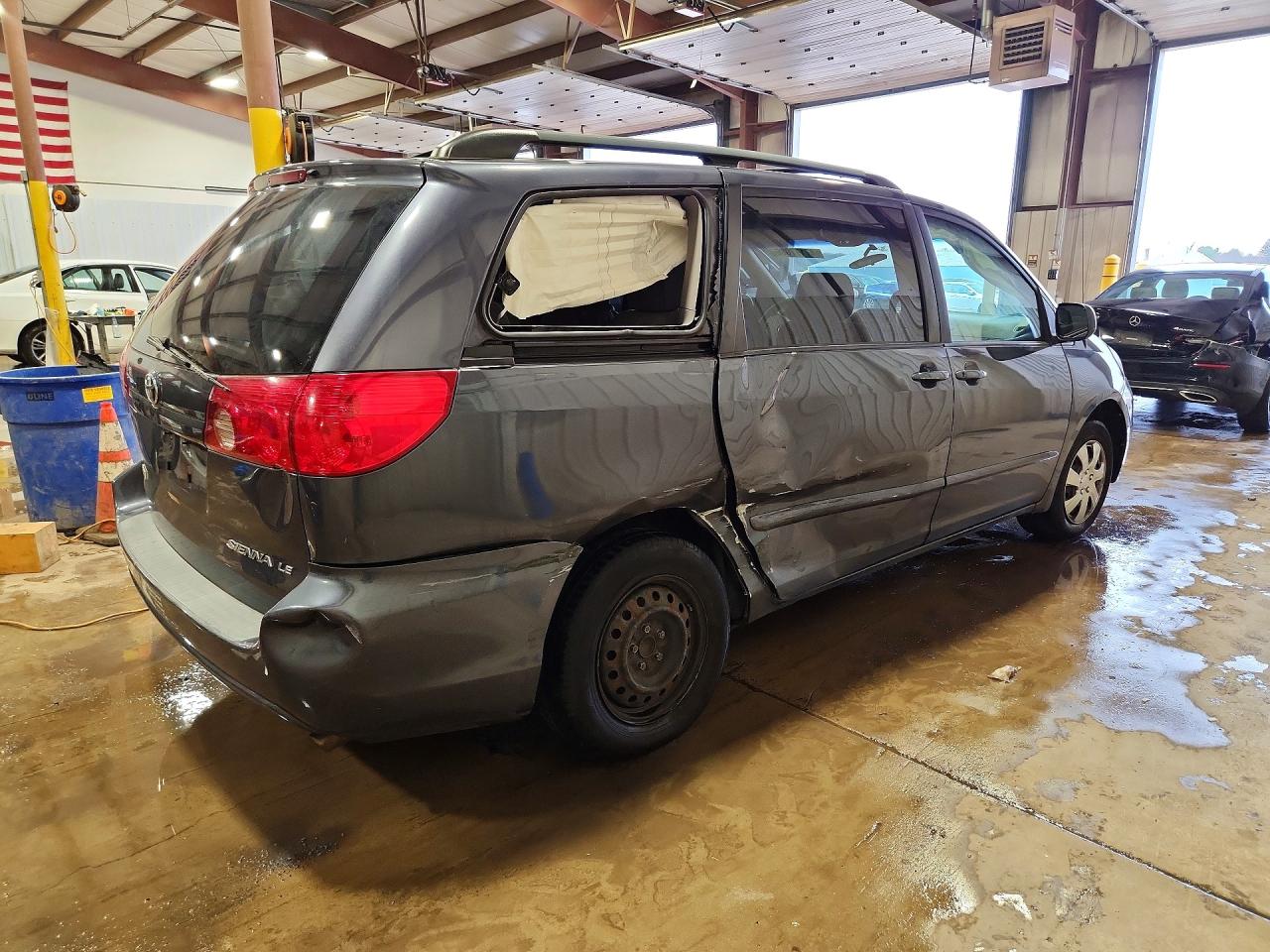 2007 TOYOTA SIENNA LE 8-PASSENGER photo 3