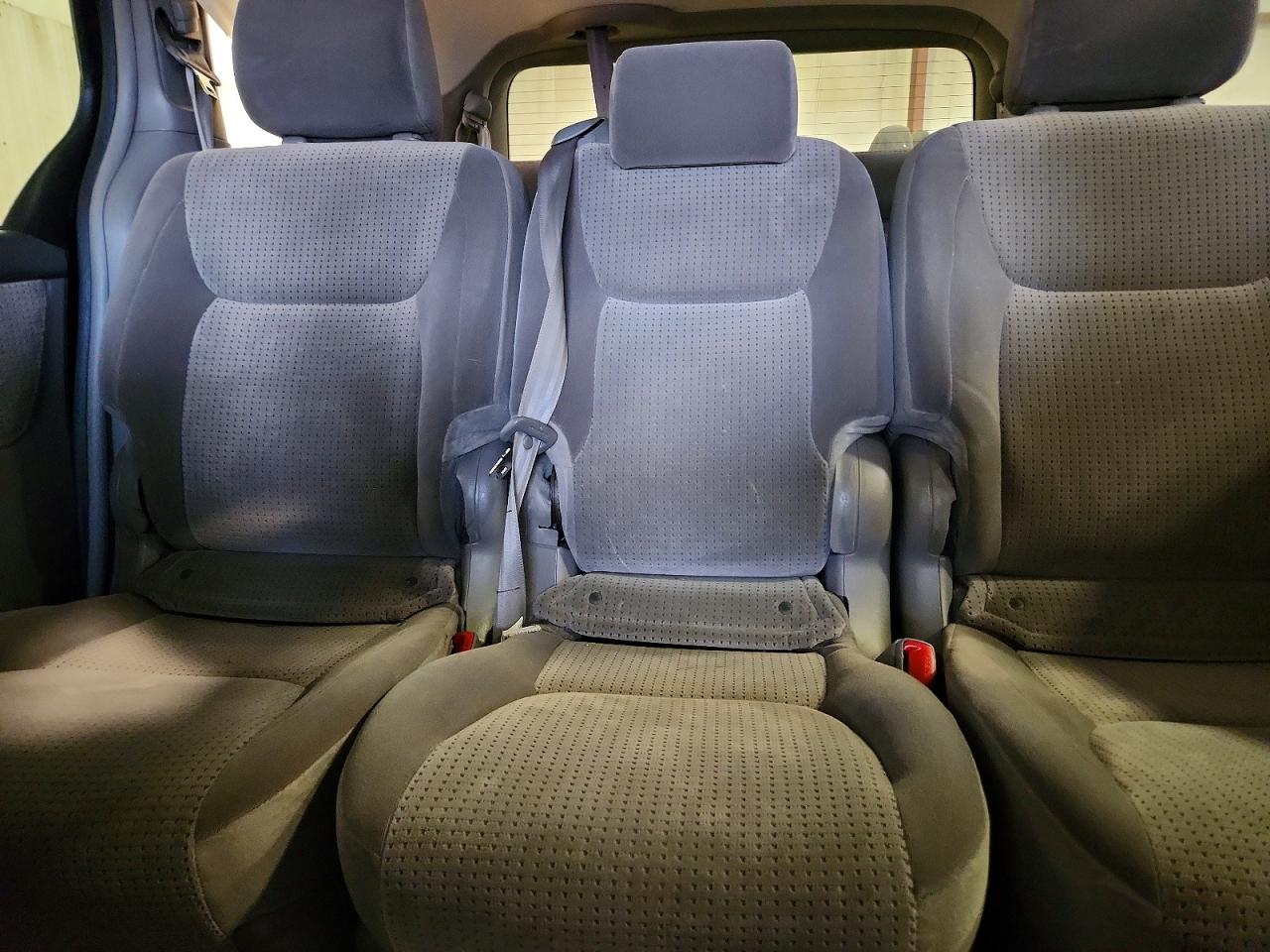 2007 TOYOTA SIENNA LE 8-PASSENGER photo 10