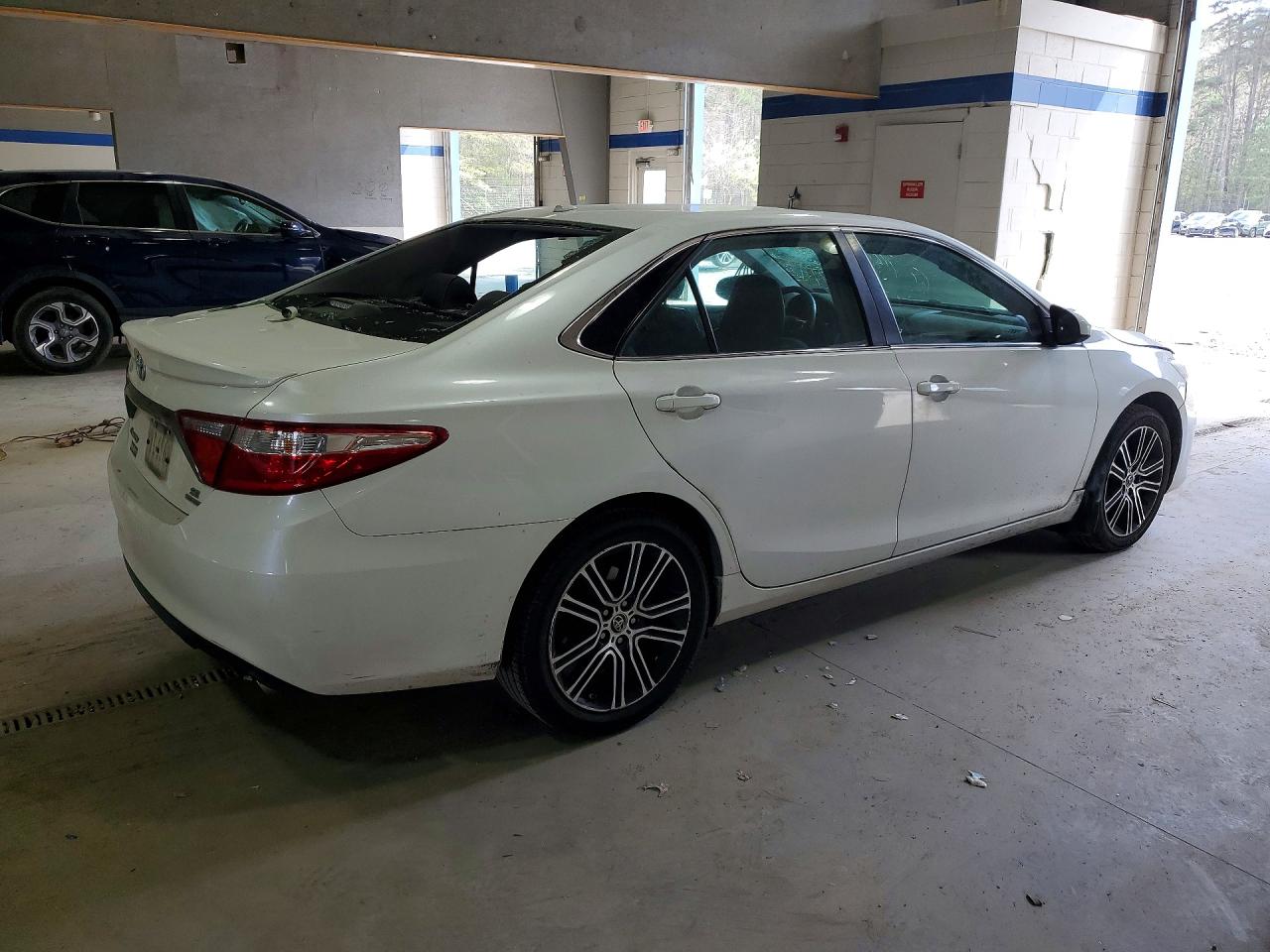 2016 TOYOTA CAMRY SPECIAL EDITION photo 3