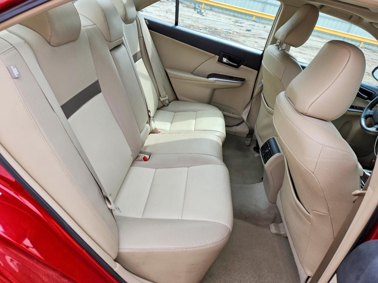 2012 TOYOTA CAMRY XLE photo 19