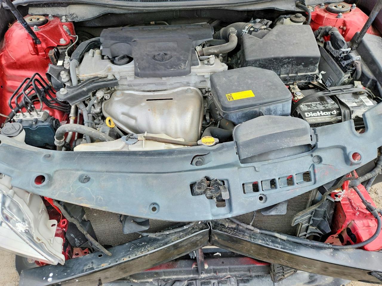 2012 TOYOTA CAMRY XLE photo 21