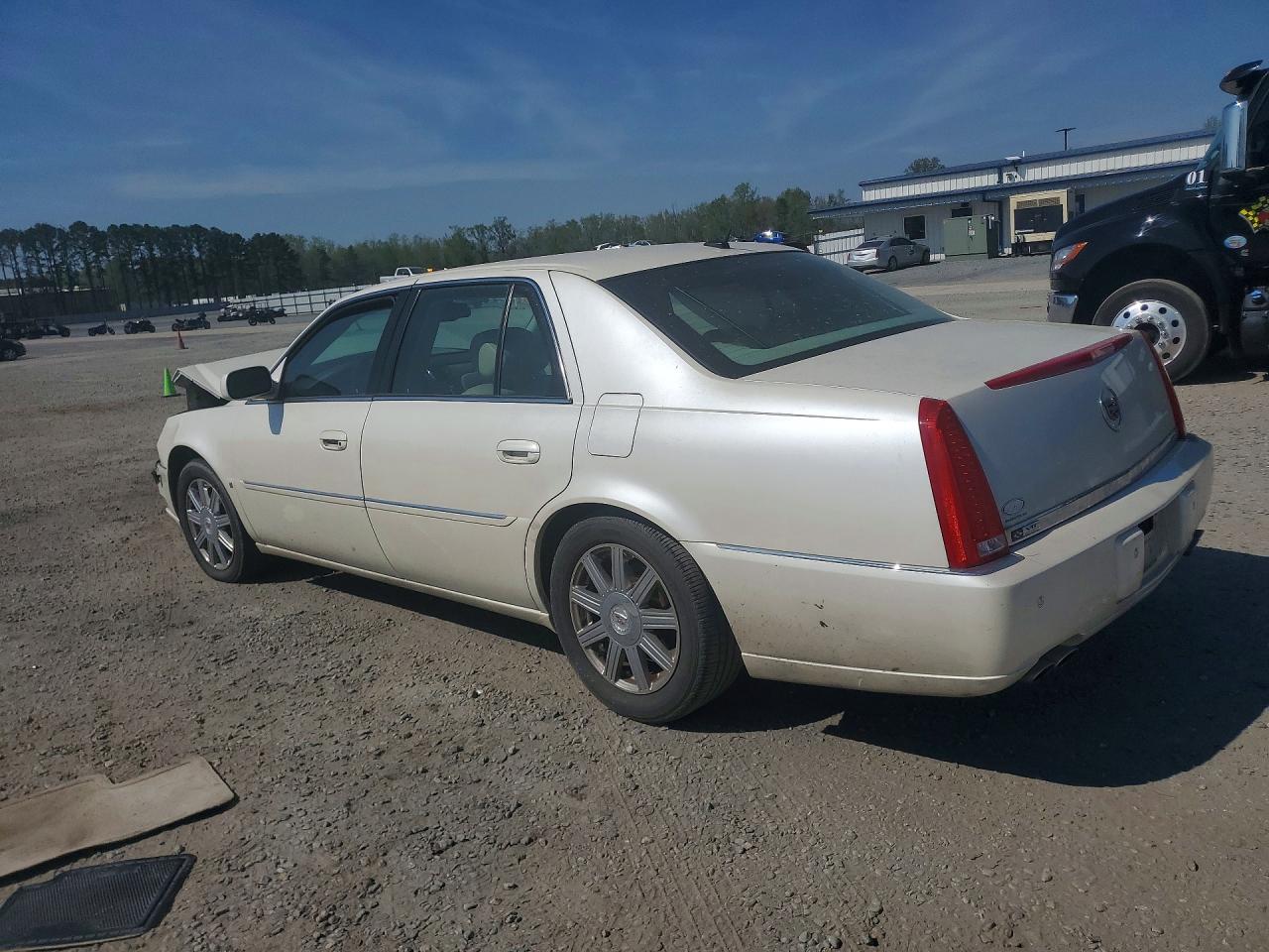 2008 CADILLAC DTS photo 3