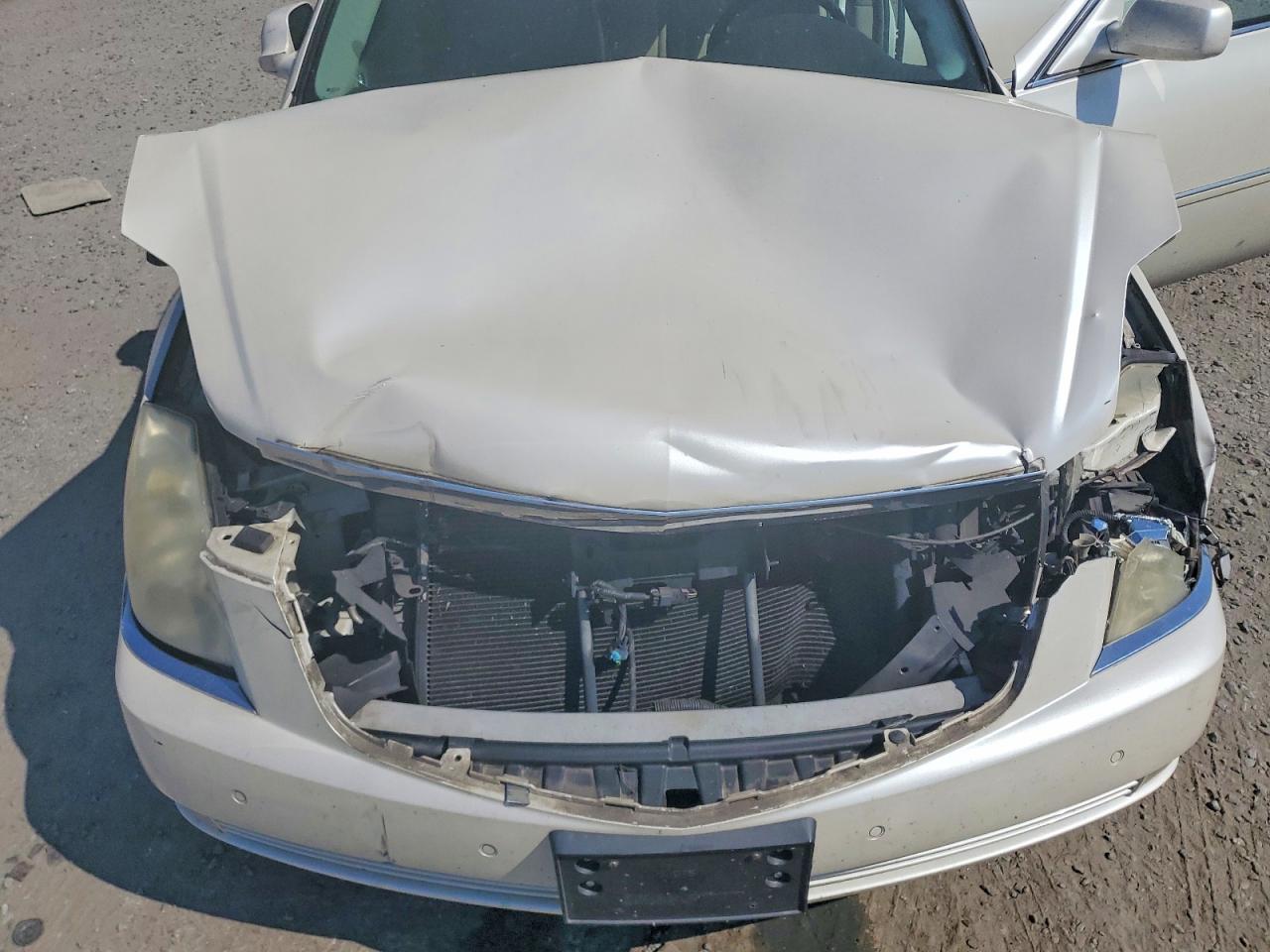 2008 CADILLAC DTS photo 21