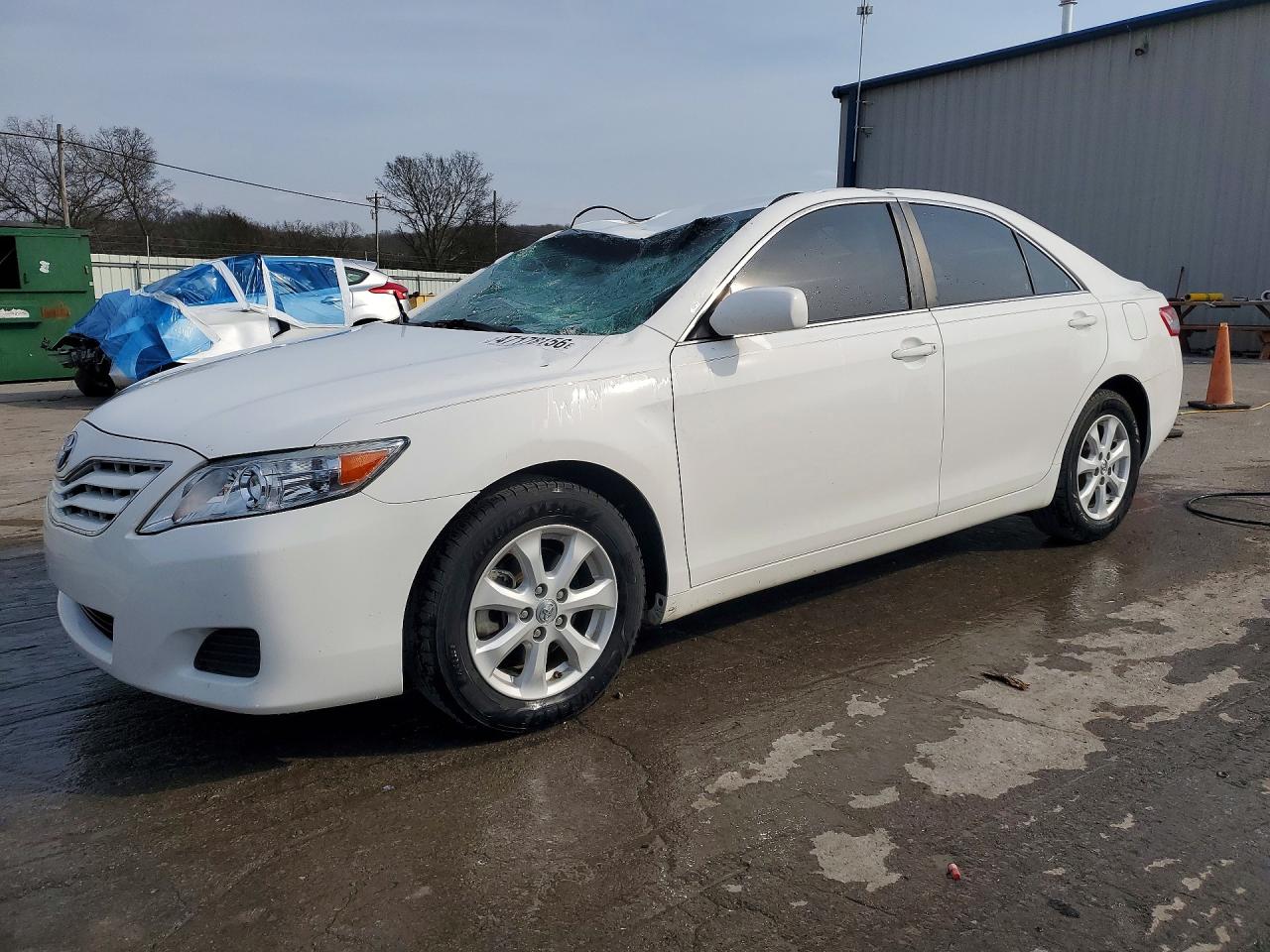 2011 TOYOTA CAMRY