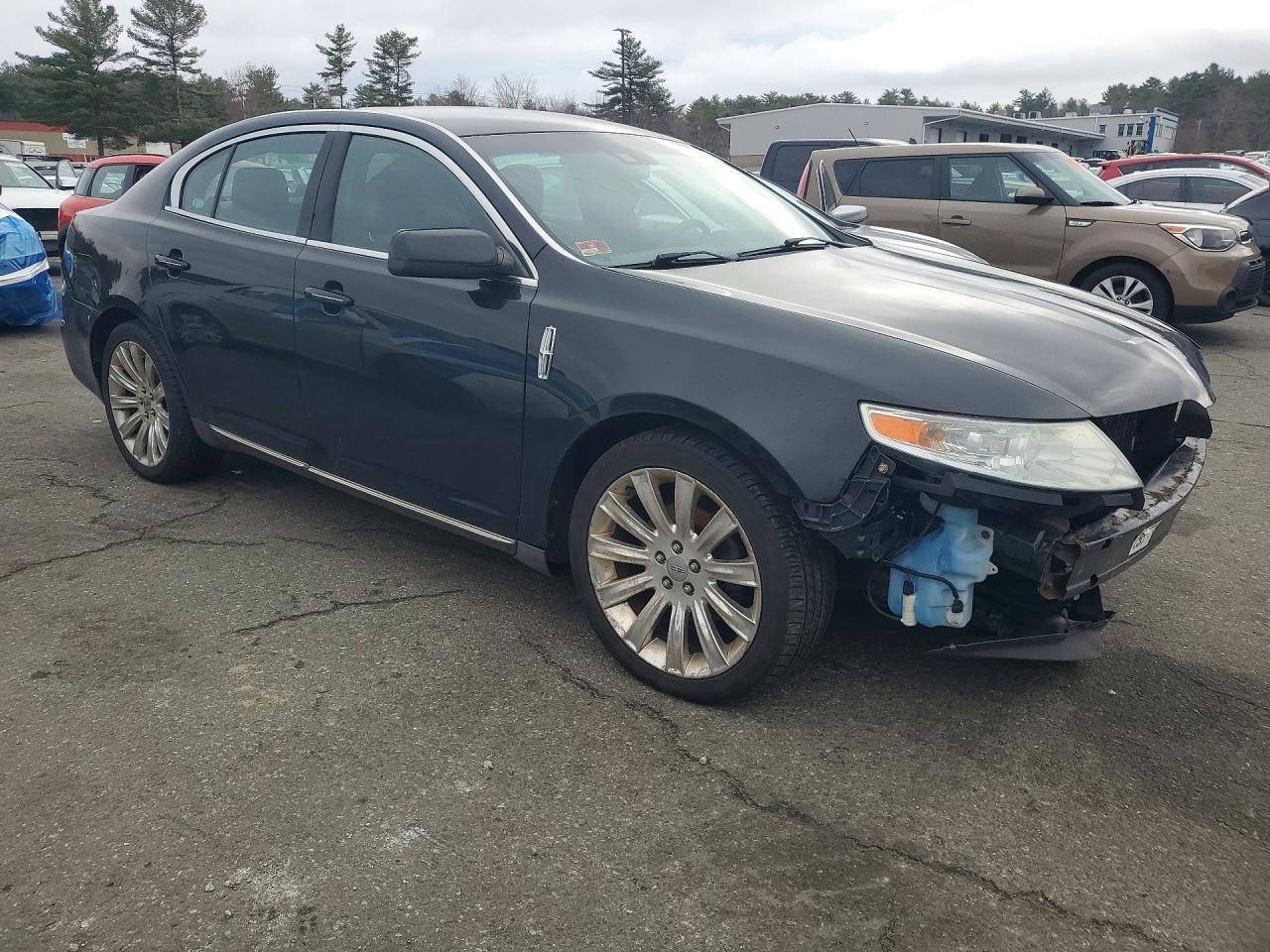 2011 LINCOLN MKS photo 4