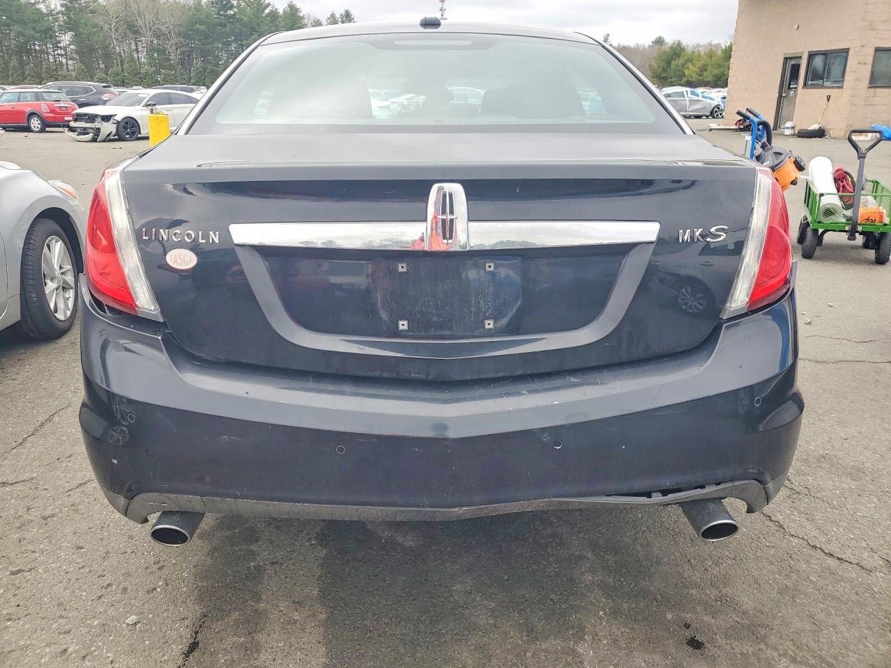 2011 LINCOLN MKS photo 6