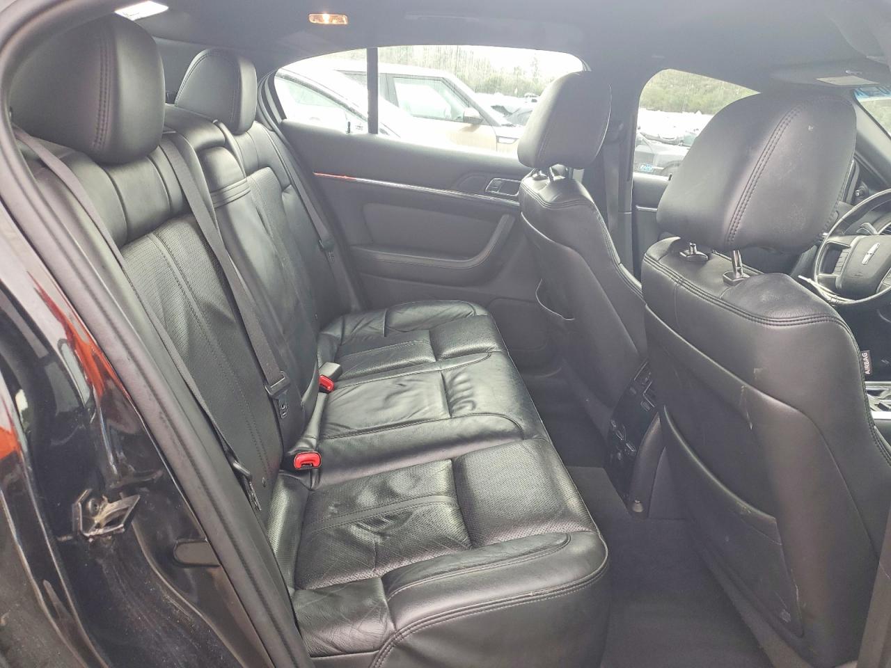 2011 LINCOLN MKS photo 10