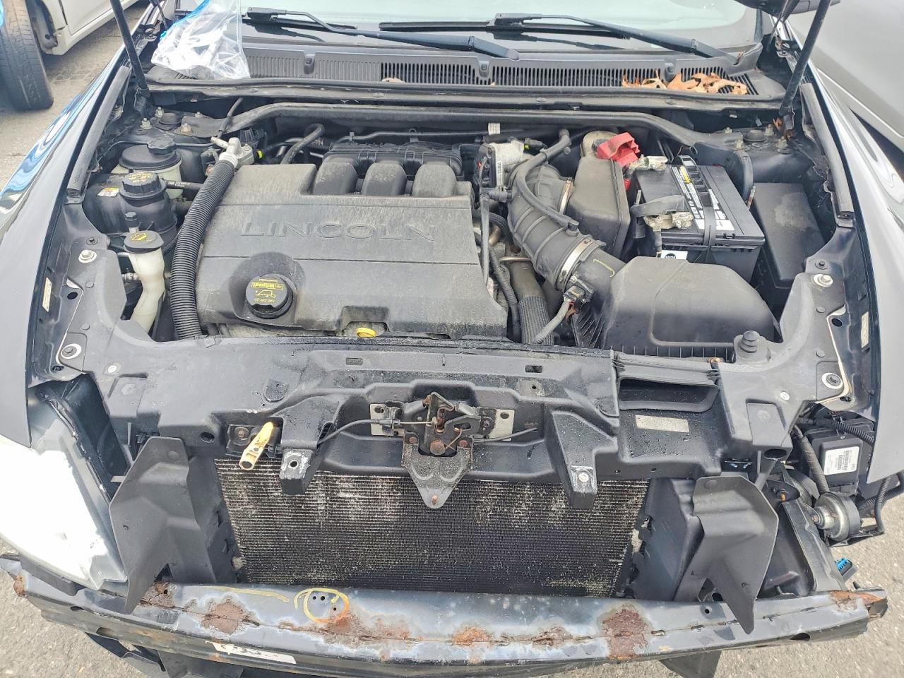2011 LINCOLN MKS photo 11