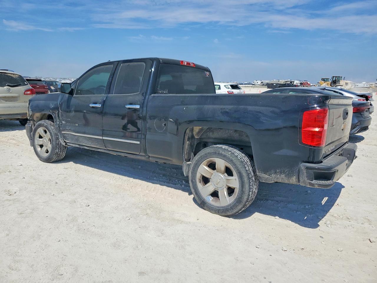 2015 CHEVROLET SILVERADO C1500 LT photo 3