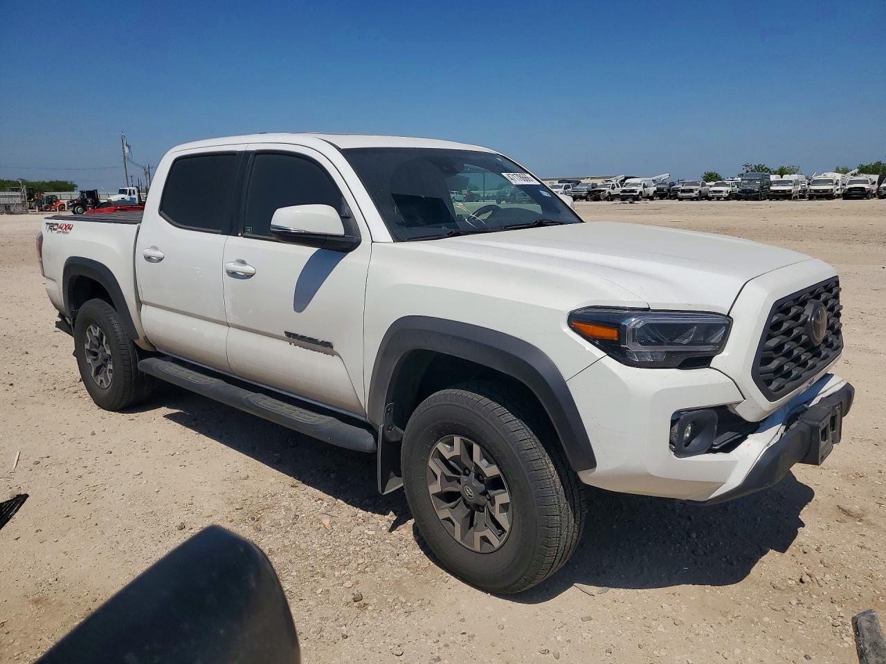 2022 TOYOTA TACOMA TRD OFF-ROAD photo 4