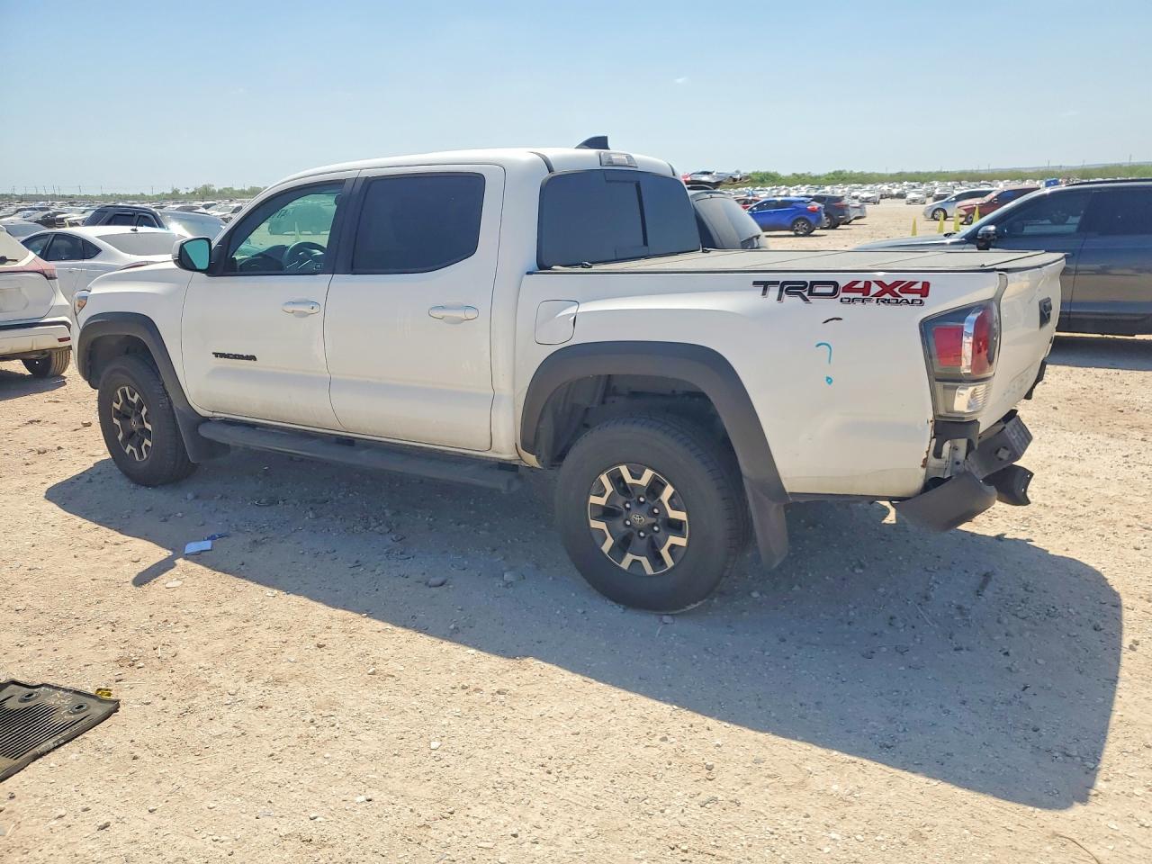 2022 TOYOTA TACOMA TRD OFF-ROAD photo 2