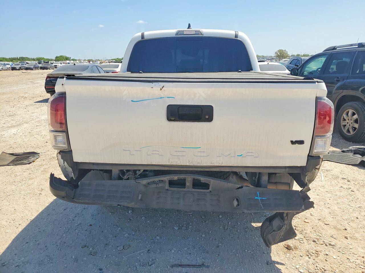 2022 TOYOTA TACOMA TRD OFF-ROAD photo 6