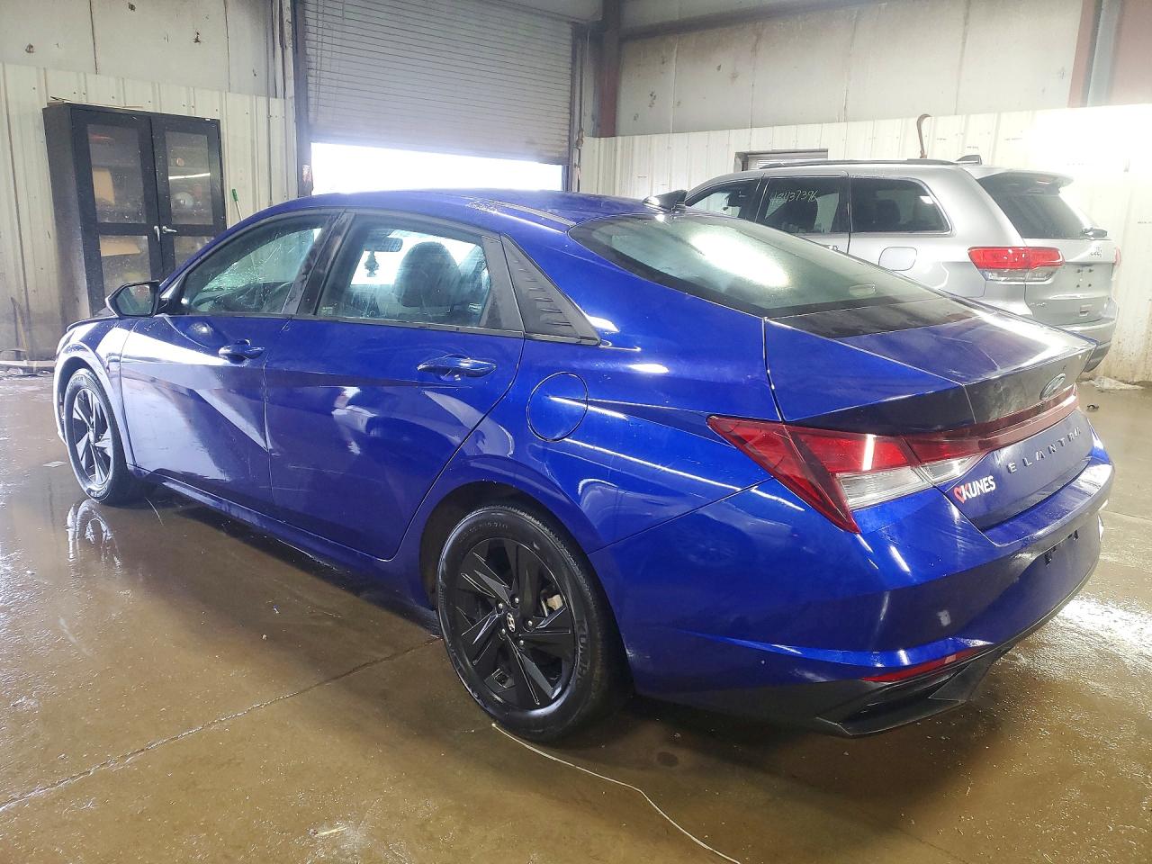 2023 HYUNDAI ELANTRA SEL photo 3