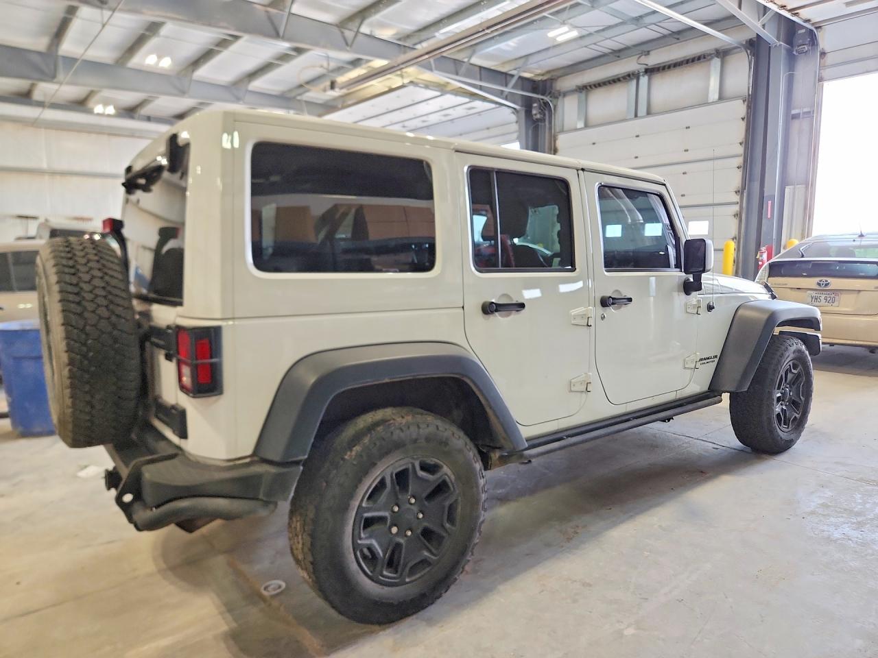 2013 JEEP WRANGLER UNLIMITED SAHARA photo 5
