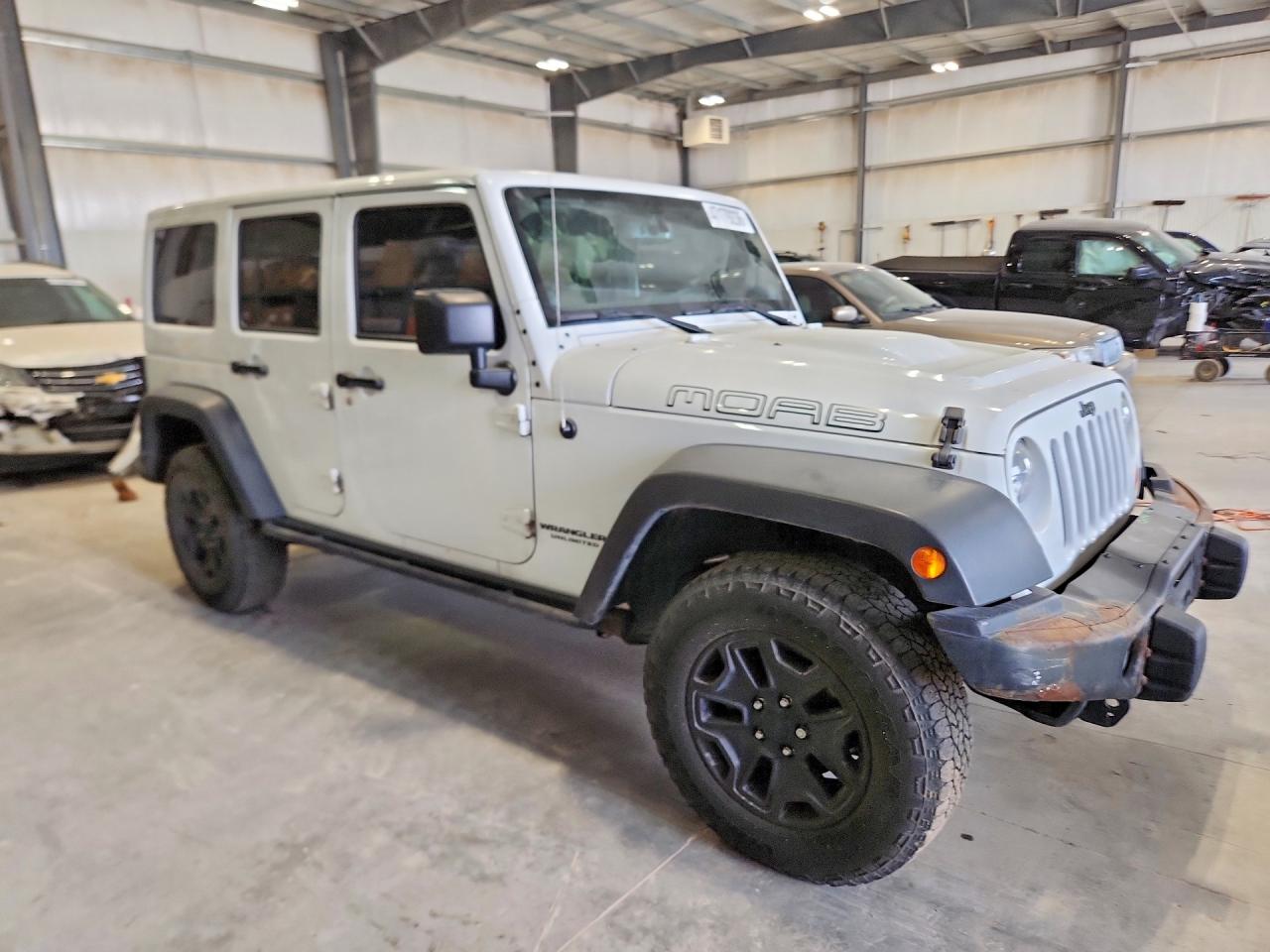 2013 JEEP WRANGLER UNLIMITED SAHARA photo 7