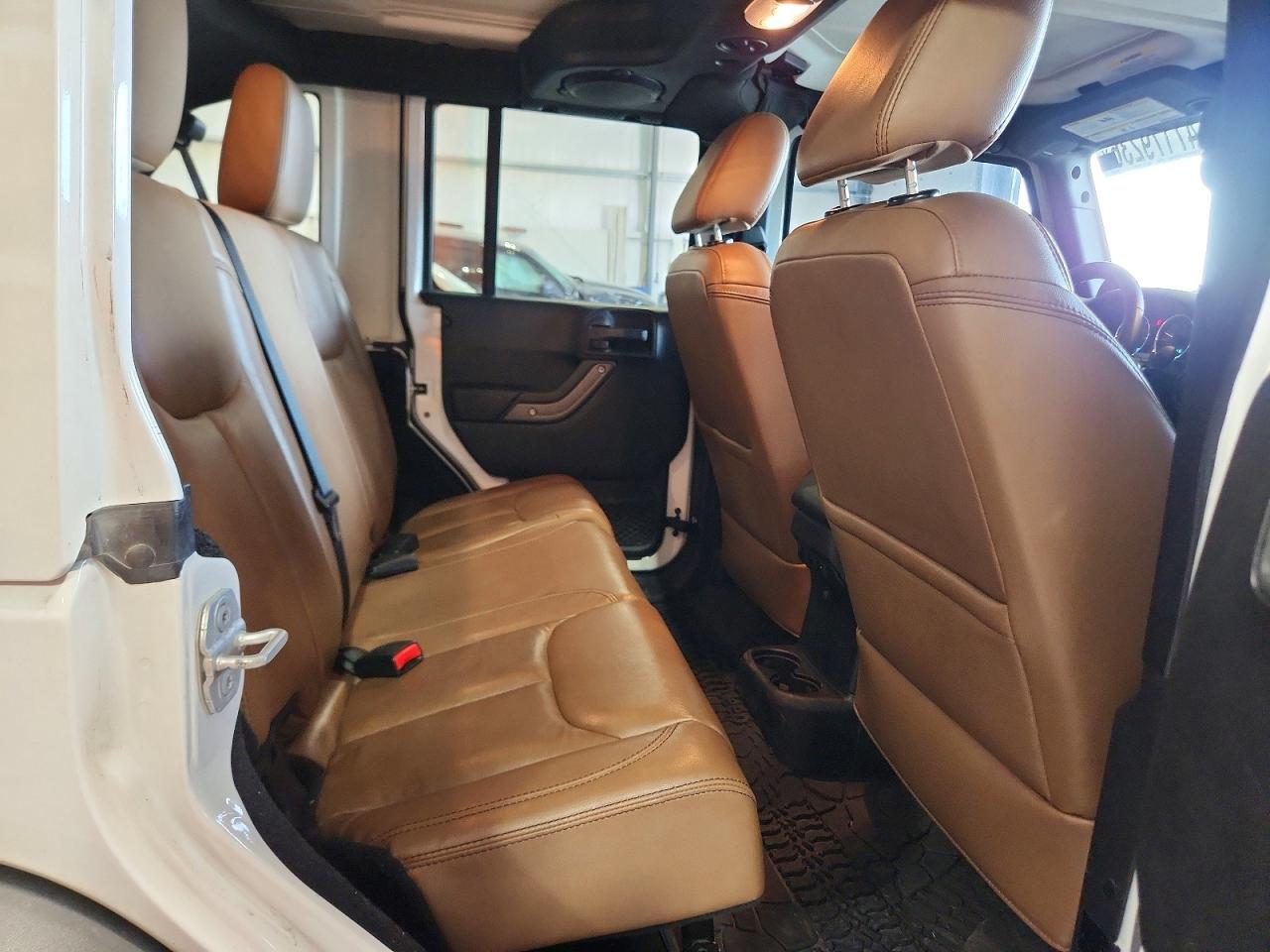 2013 JEEP WRANGLER UNLIMITED SAHARA photo 21