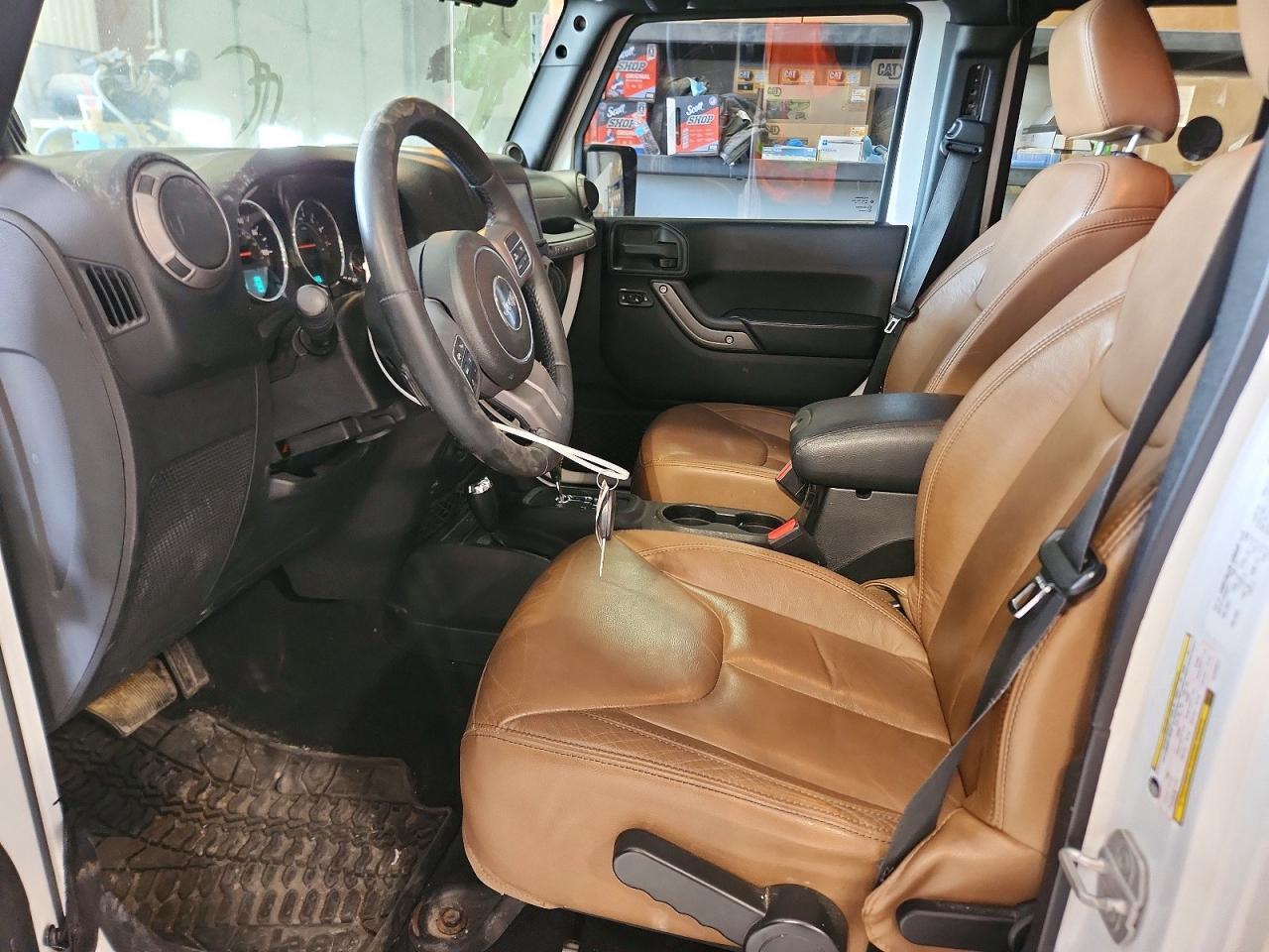 2013 JEEP WRANGLER UNLIMITED SAHARA photo 13
