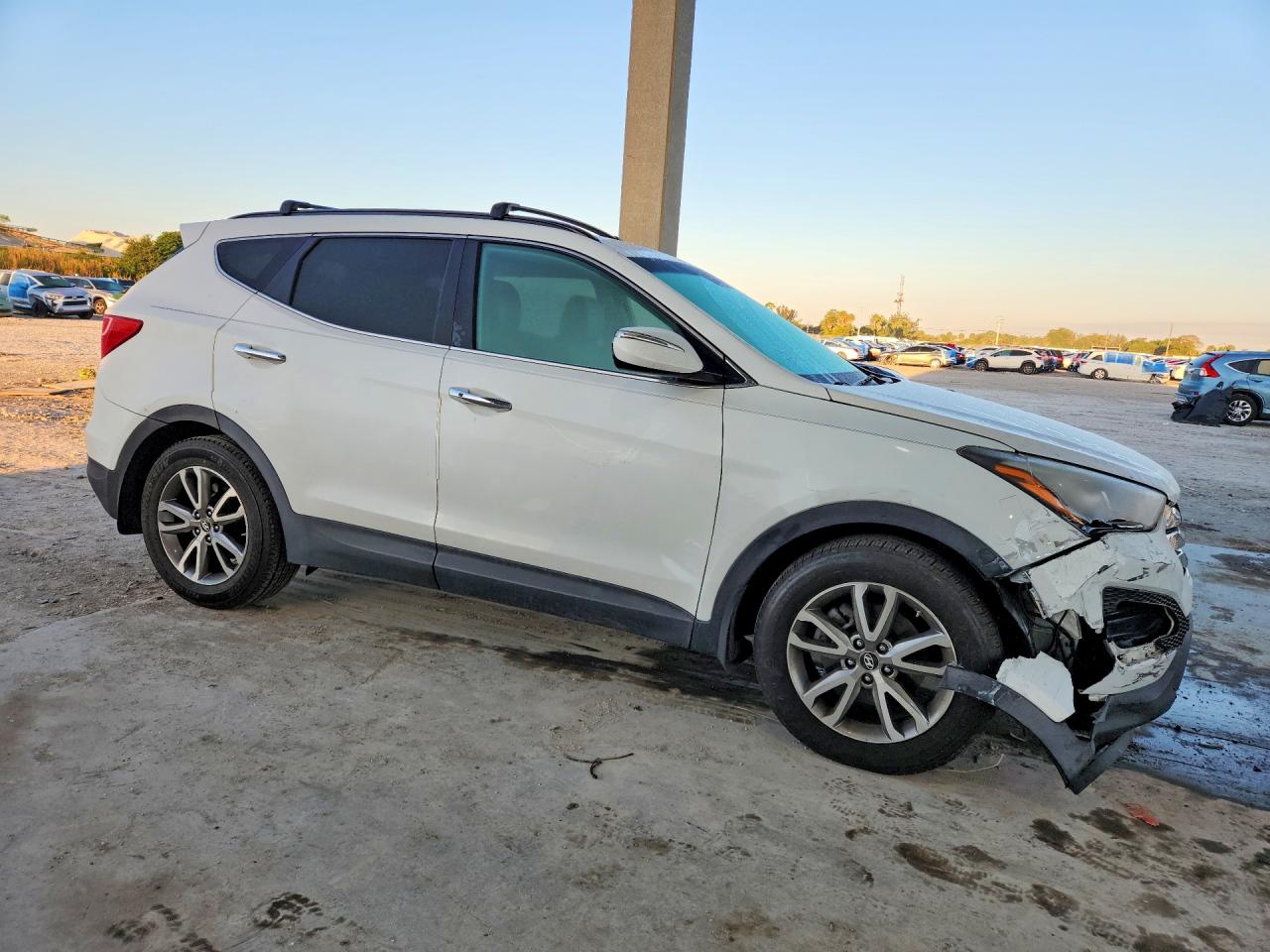 2014 HYUNDAI SANTA FE SPORT 2.0T photo 4