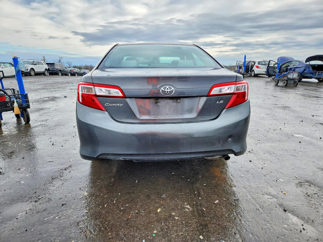 2012 TOYOTA CAMRY LE photo 11