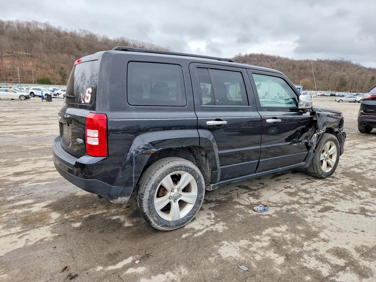2012 JEEP PATRIOT LATITUDE photo 3