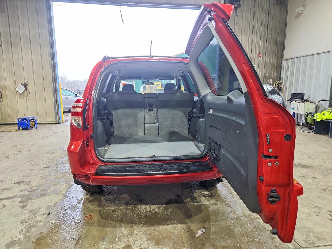 2010 TOYOTA RAV4 BASE photo 11