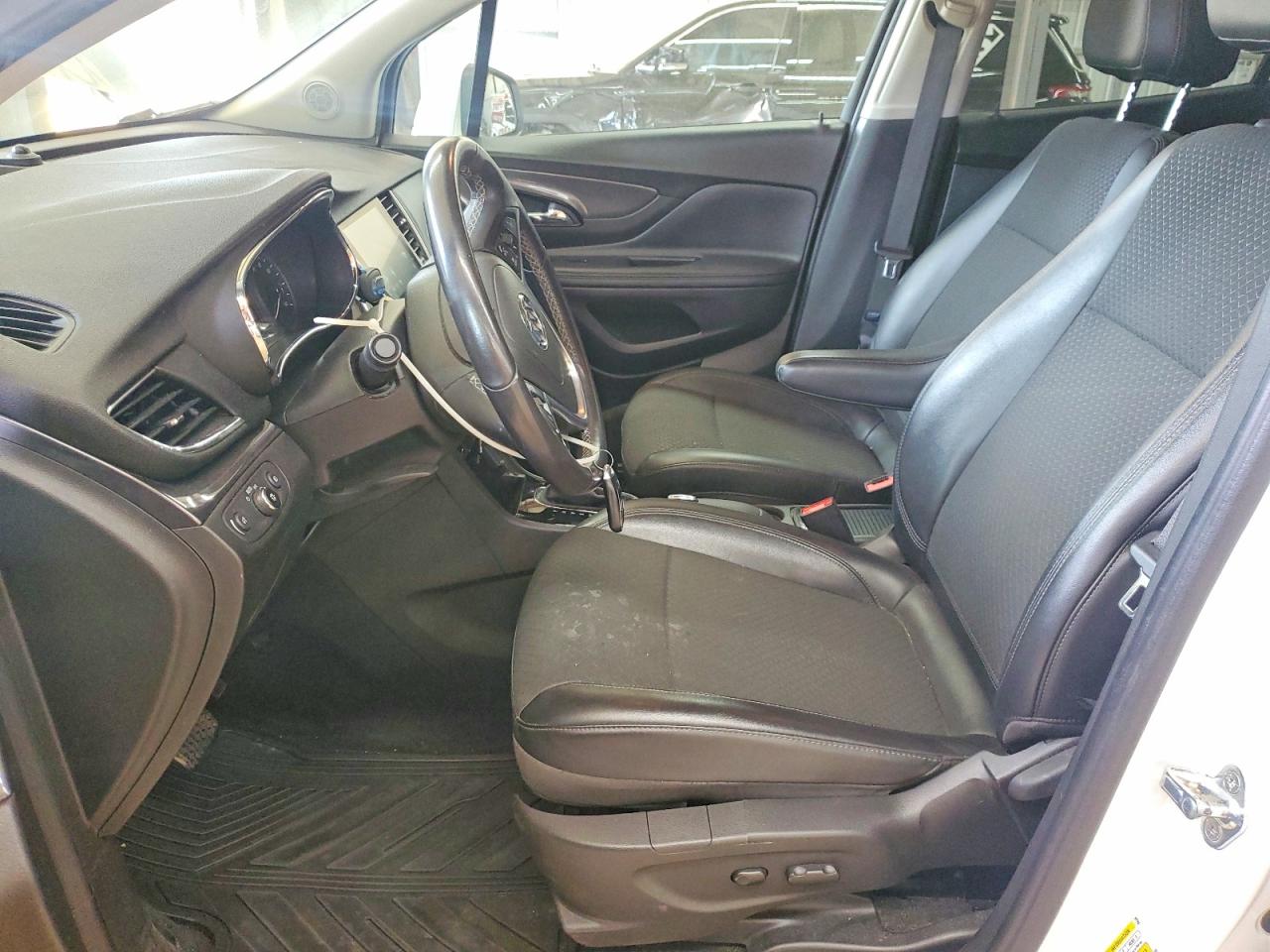 2019 BUICK ENCORE SPORT TOURING photo 7