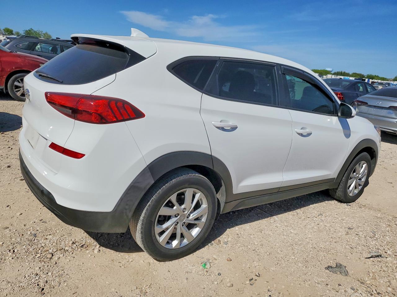 2019 HYUNDAI TUCSON SE photo 3