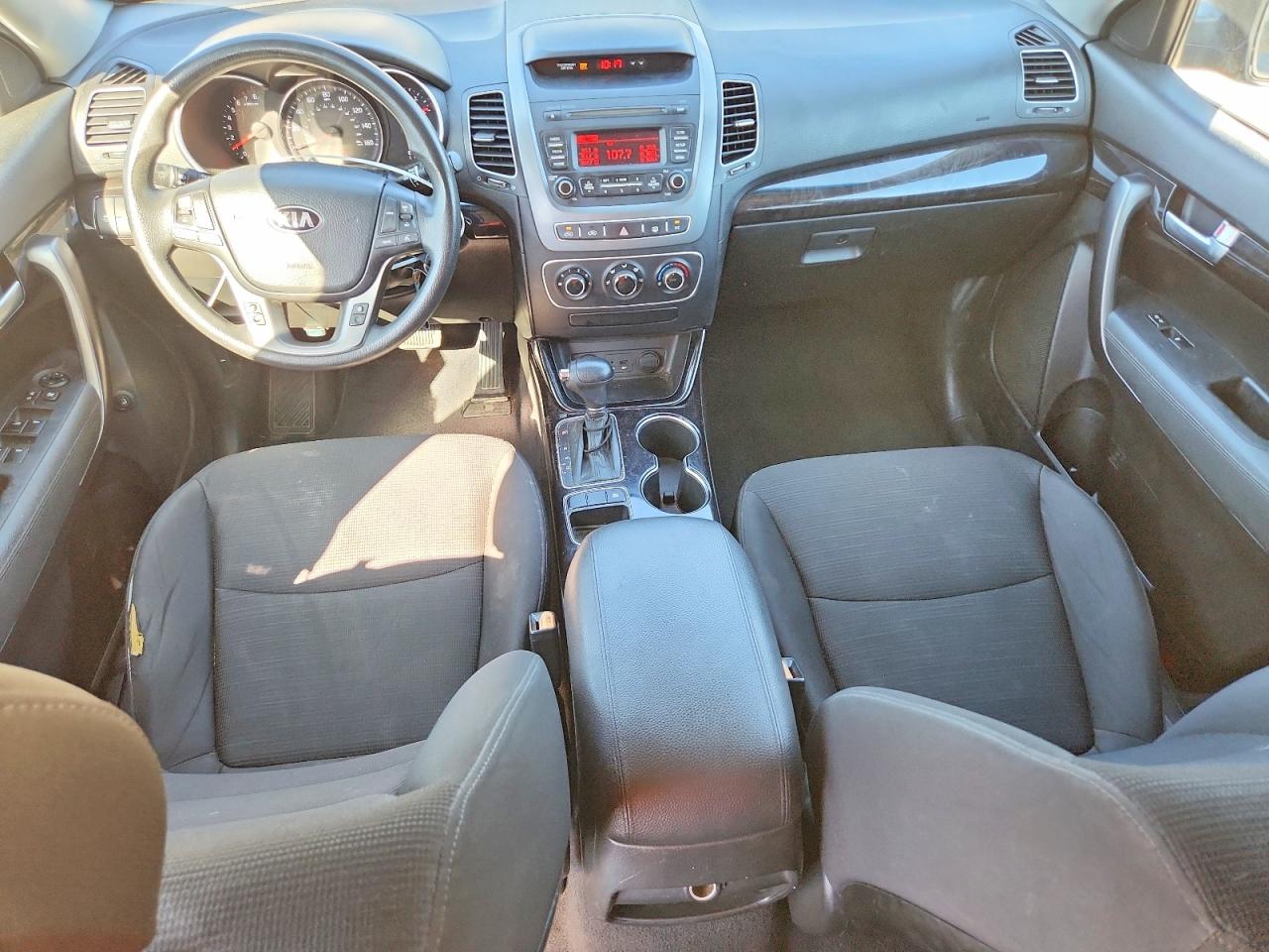 2014 KIA SORENTO LX photo 8