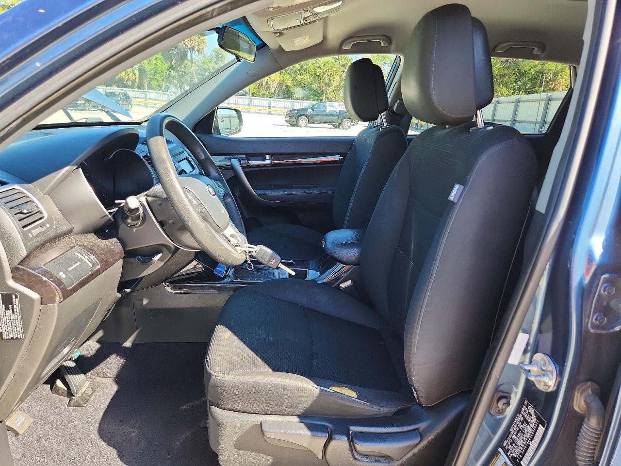 2014 KIA SORENTO LX photo 7